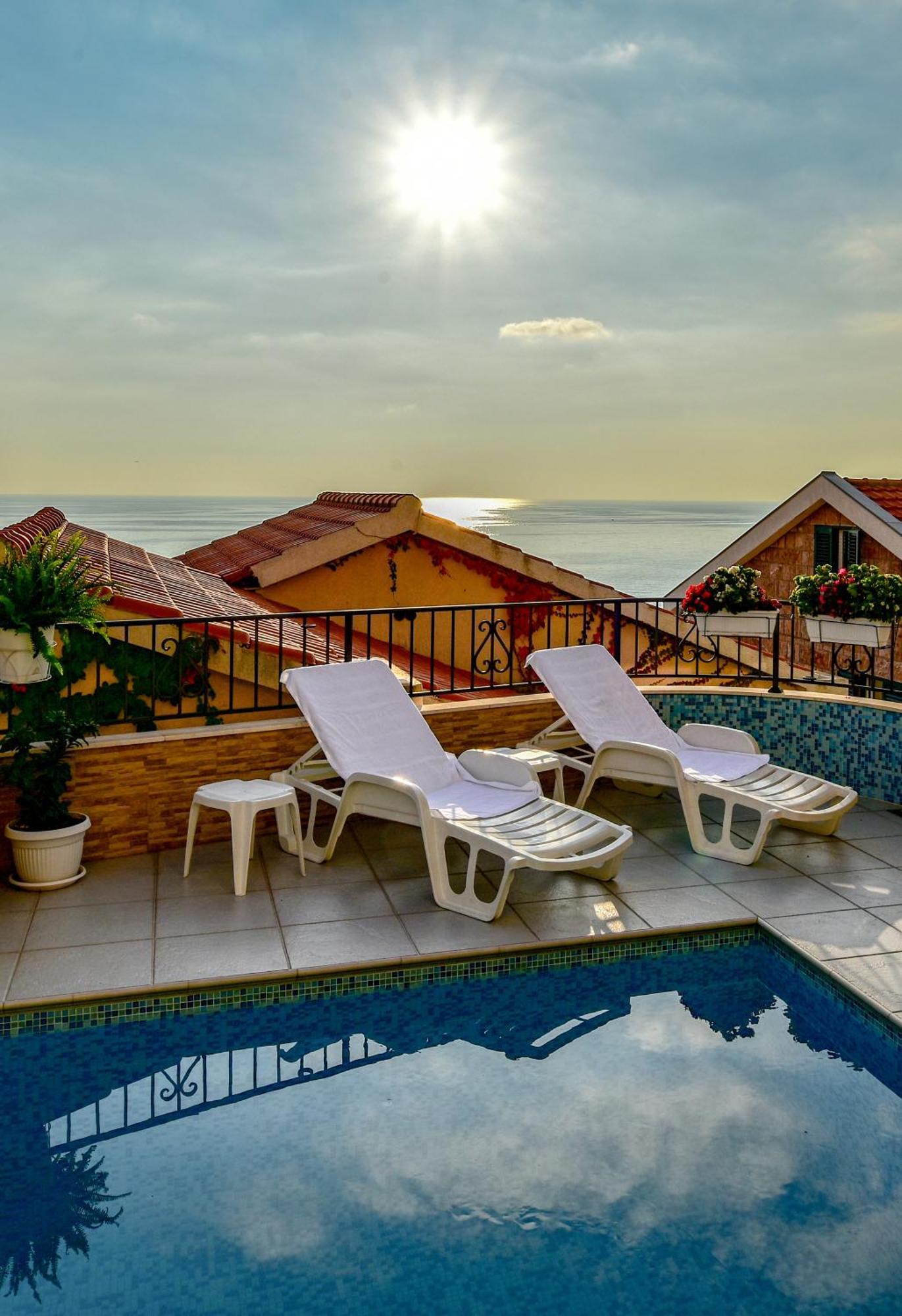 Apartments Leut Sveti Stefan Ruang foto