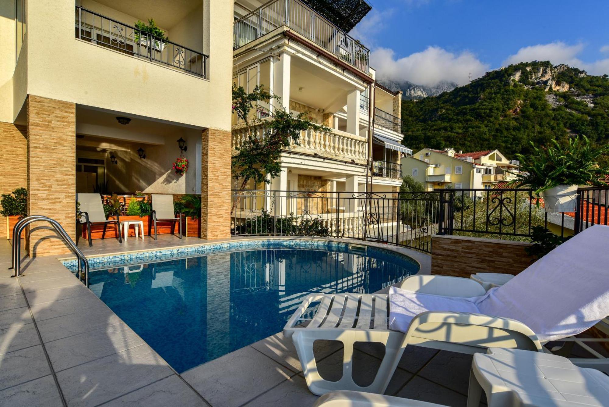 Apartments Leut Sveti Stefan Ruang foto