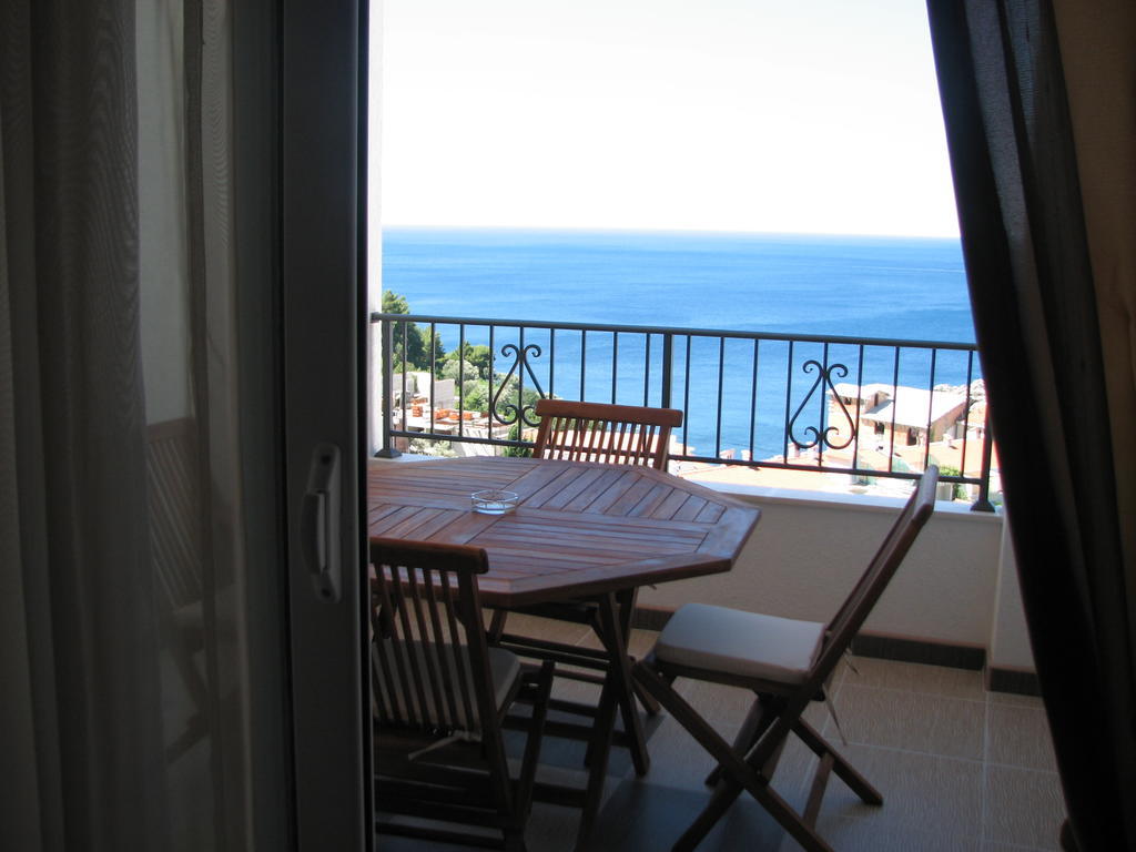 Apartments Leut Sveti Stefan Ruang foto