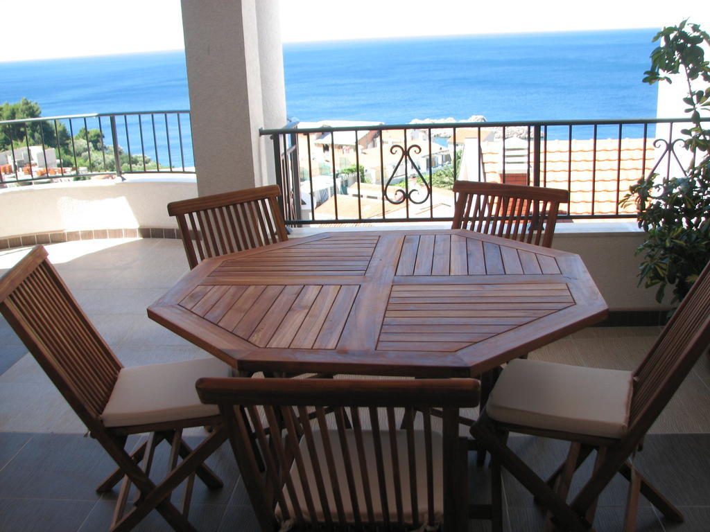 Apartments Leut Sveti Stefan Ruang foto